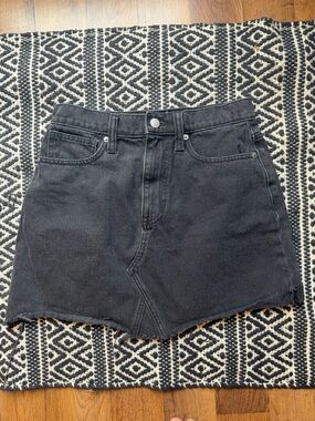 Madewell Black Denim Cutoff Shorts Women’s Size 27 High Rise Raw Hem
